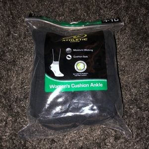 Women’s cushion black ankle socks